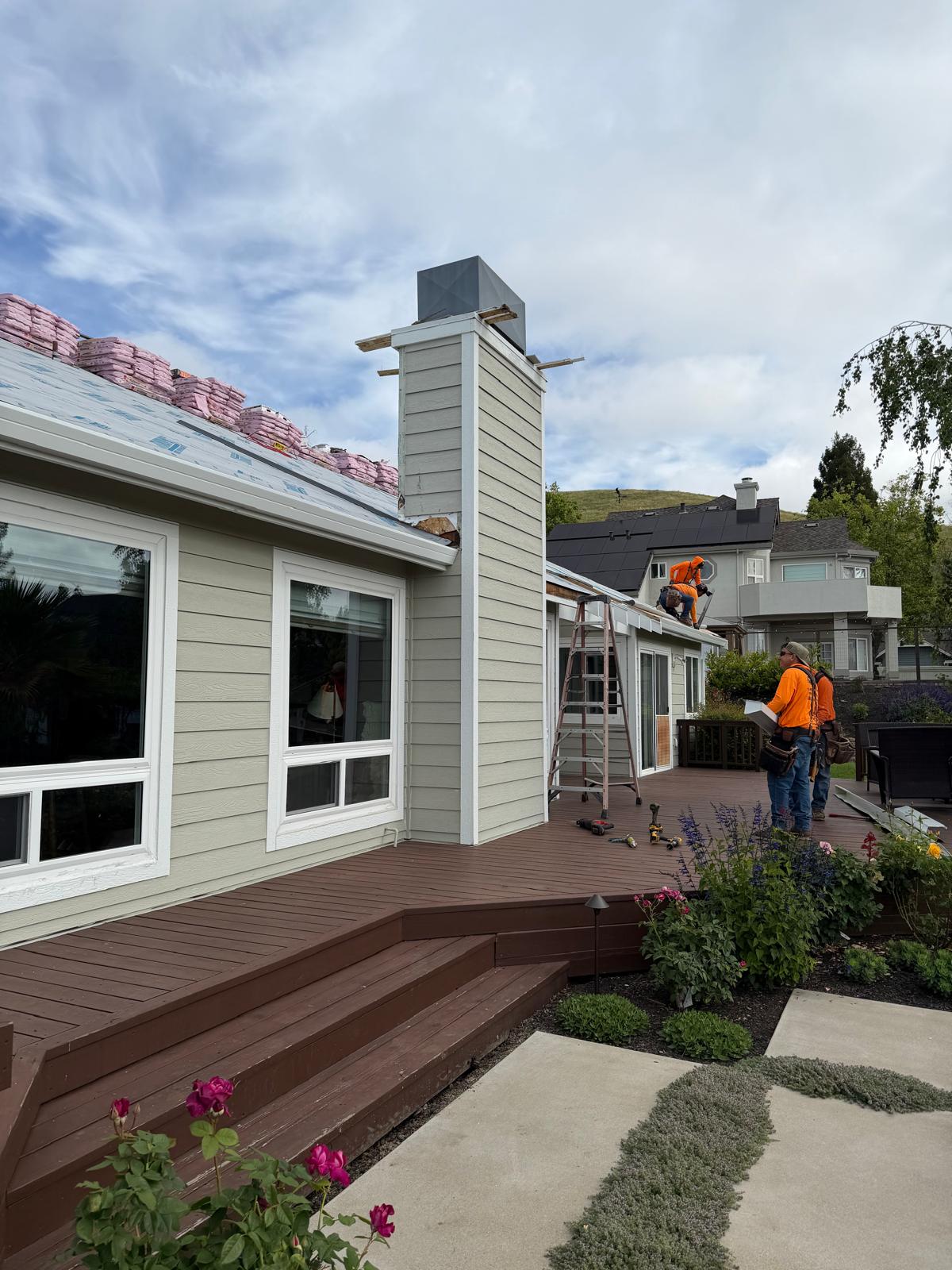 Mid-century flat and low-slope roof on a San Jose home